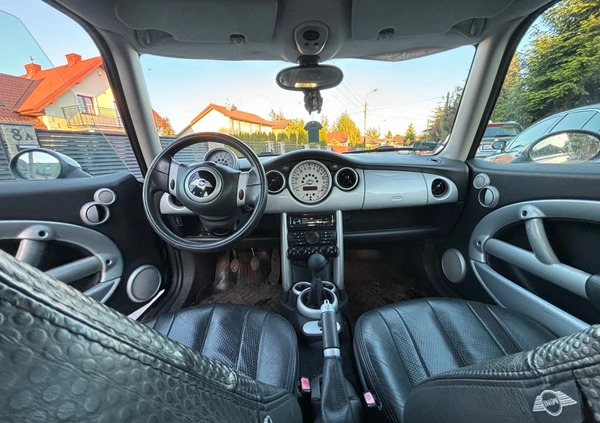 MINI Cooper cena 10000 przebieg: 180000, rok produkcji 2002 z Starachowice małe 137